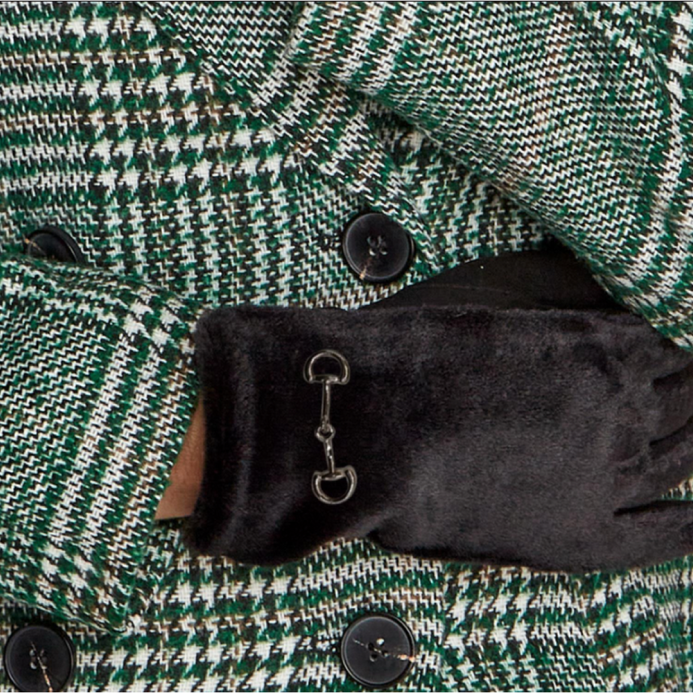 Glove with Metal Keeper