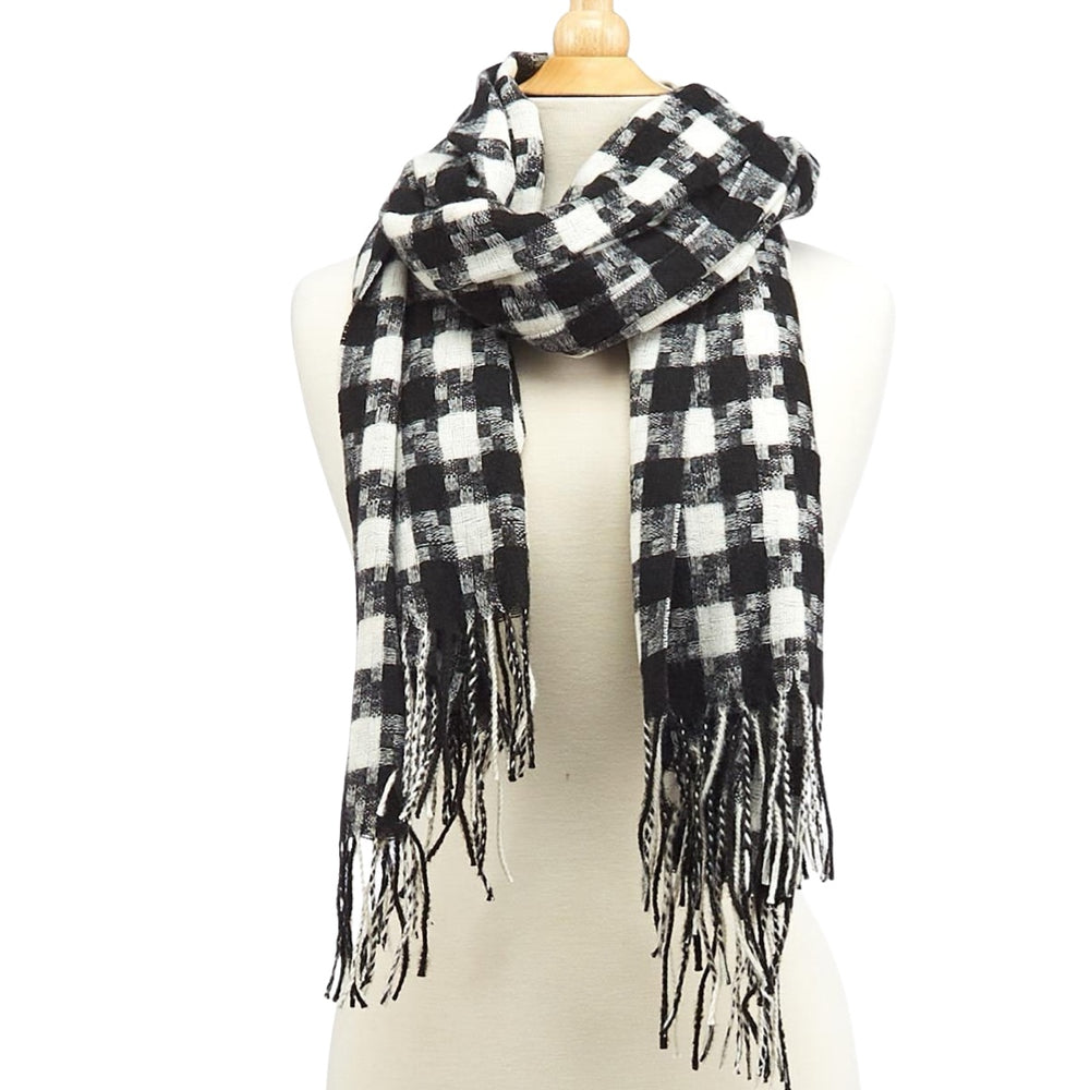 
            
                Load image into Gallery viewer, Black and White Checkered Scarf with Fringe
            
        