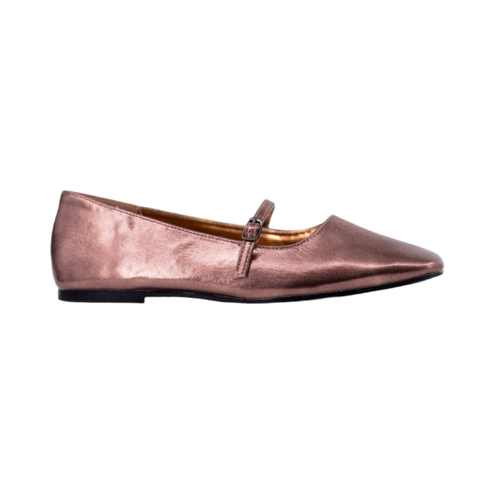 The Rose Adele Flat