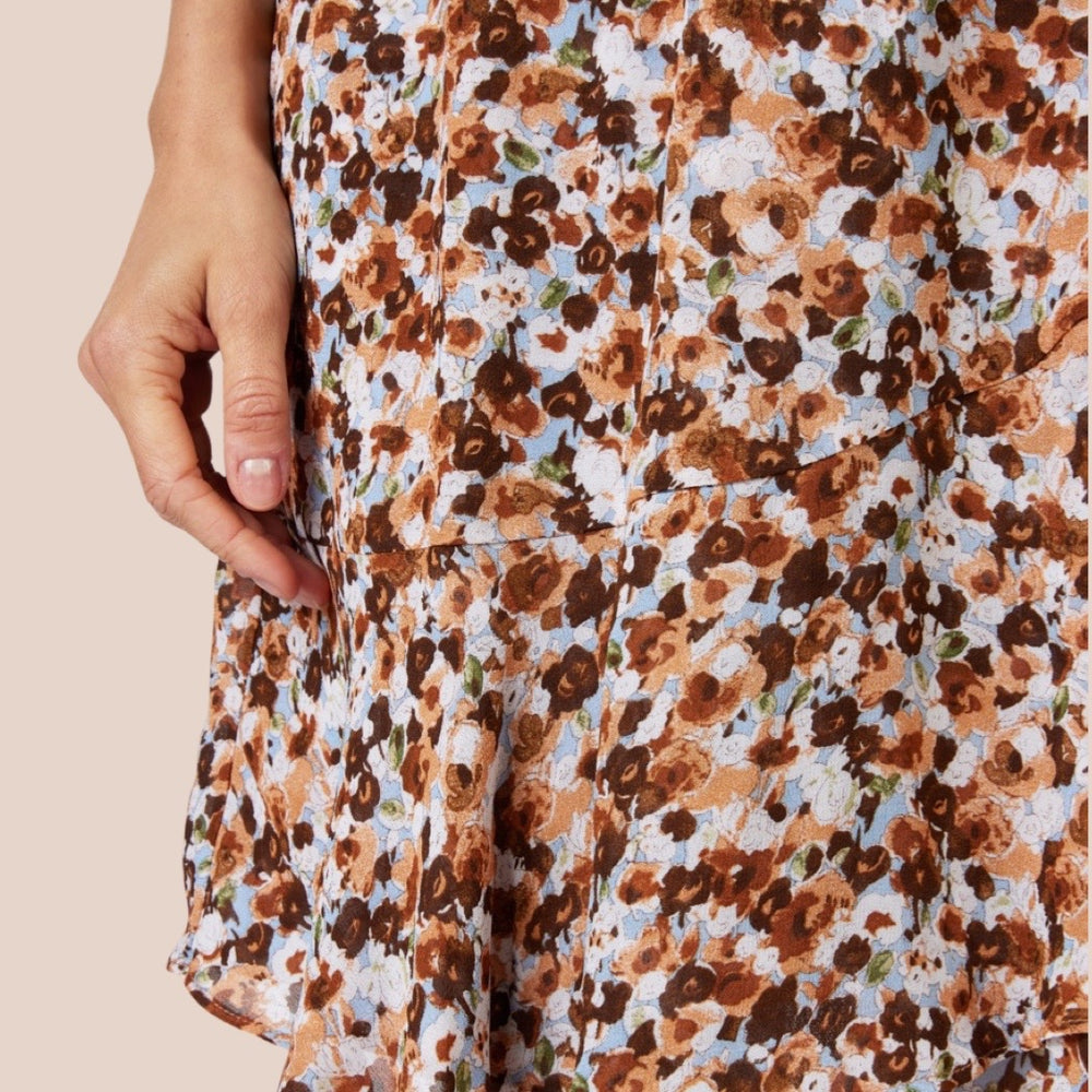 
            
                Load image into Gallery viewer, Short Ruffle Pioneer Flower Skirt
            
        